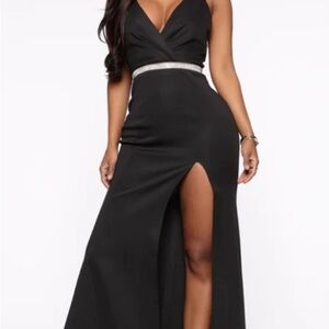Chic Black Maxi Dress with Slit